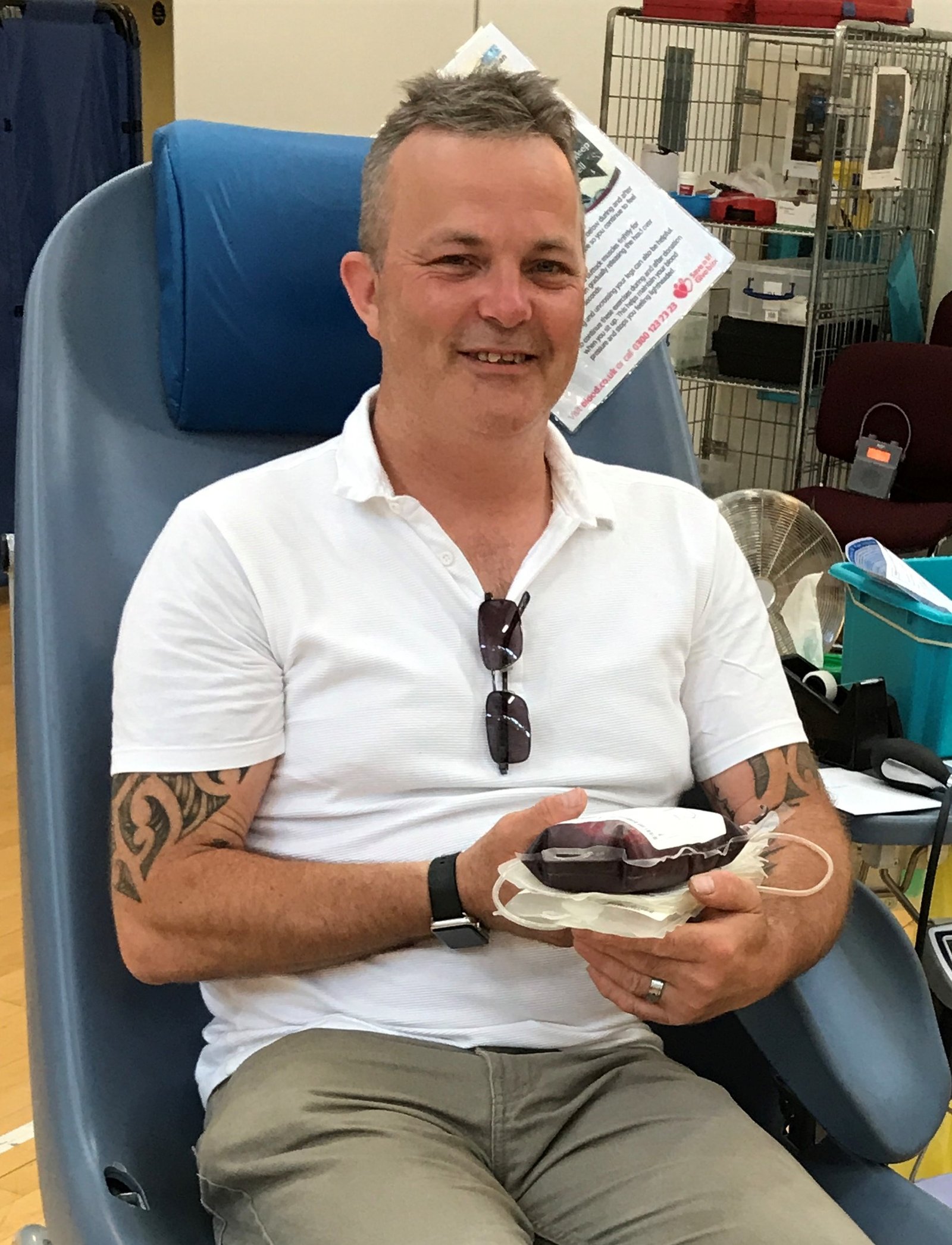 Non-directed living kidney donor David donating blood